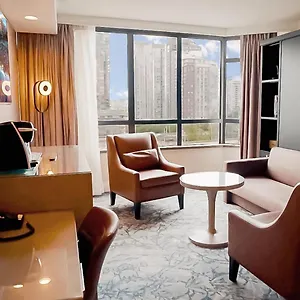 Hotel The Parker And Rooftop
