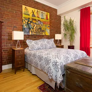 Les Bons Matins 3* Montreal